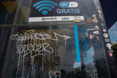 Paradas tipo Dubai en Querétaro: "dan miedo; son baños y basureros”