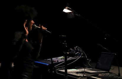 Electrizante concierto de Nueve Voltios