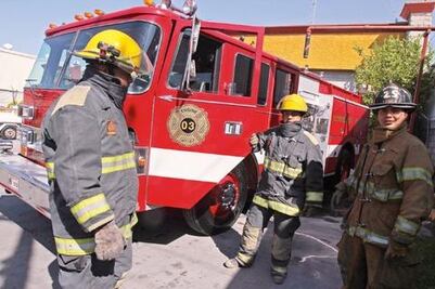 Bomberos buscan más recursos