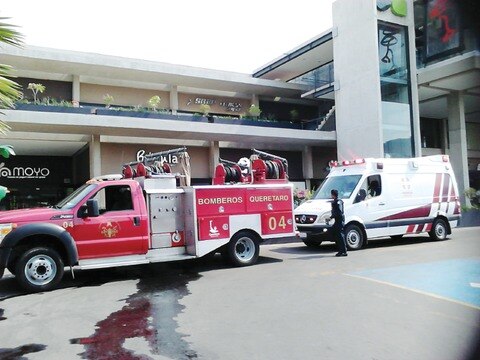 Flamazo en taquería deja dos lesionados