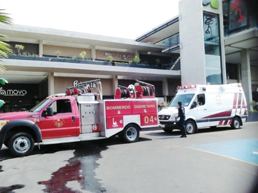Flamazo en taquería deja dos lesionados