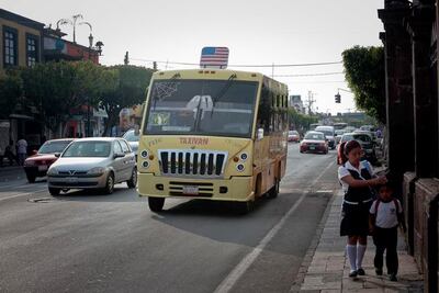 Demandan 12 rutas más de transporte en San Juan
