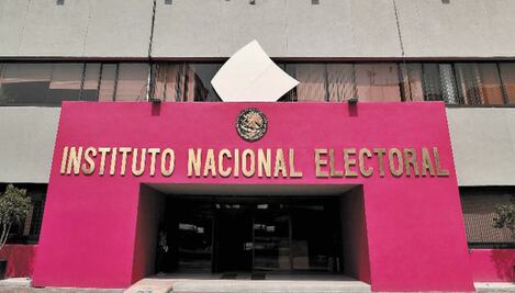 INE halla inconsistencias en firmas recabadas para juicio a expresidentes