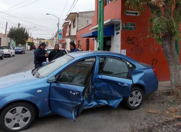 Deja choque tres lesionados