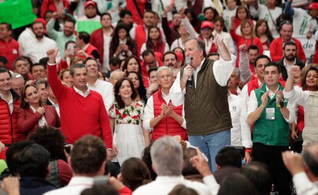 El aspirante a la Presidencia de la República por el PRI-PVEM-NA se dirigió -sin mencionarlos por sus nombres- a Andrés Manuel López Obrador y a Jaime Rodríguez Calderón, "El Bronco". Archivo / EL UNIVERSAL