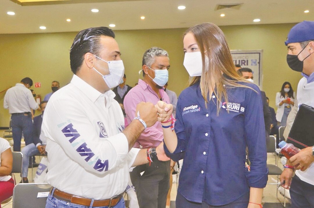 Luis Nava recibe el respaldo de jóvenes emprendedores