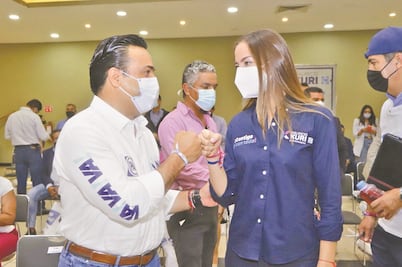 Luis Nava recibe el respaldo de jóvenes emprendedores