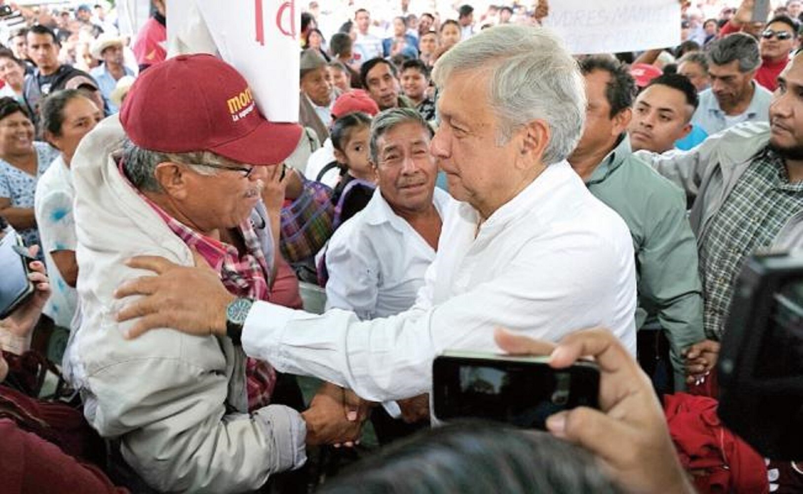 Promete AMLO dar paz al país en 3 años