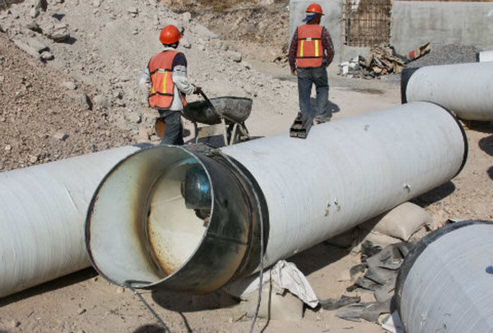 Servicio irregular de agua en colonias 