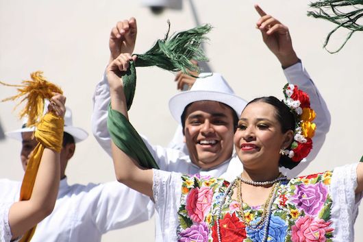 Buscan reforzar tradiciones