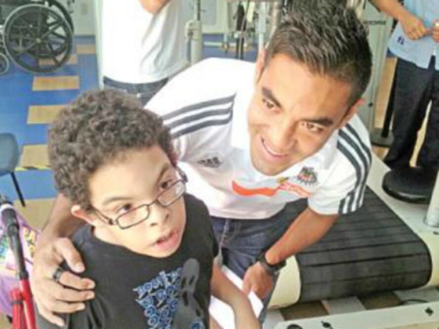 Chivas continúa con labor social