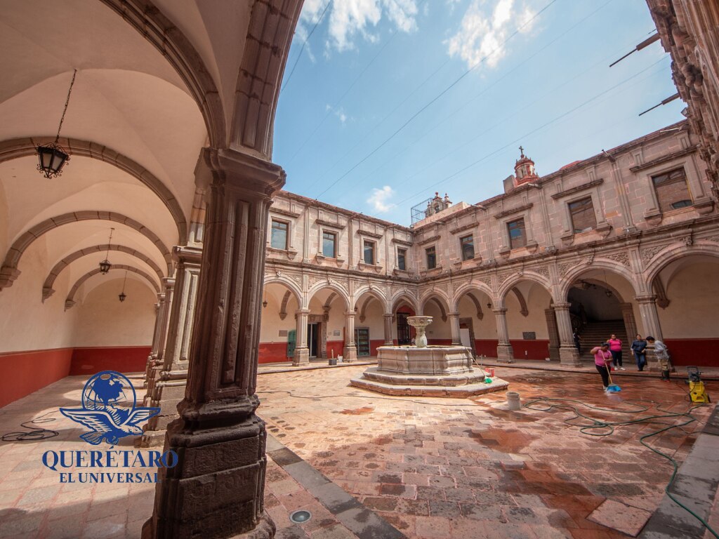 UAQ perfila acciones para la restauración del Patio Barroco
