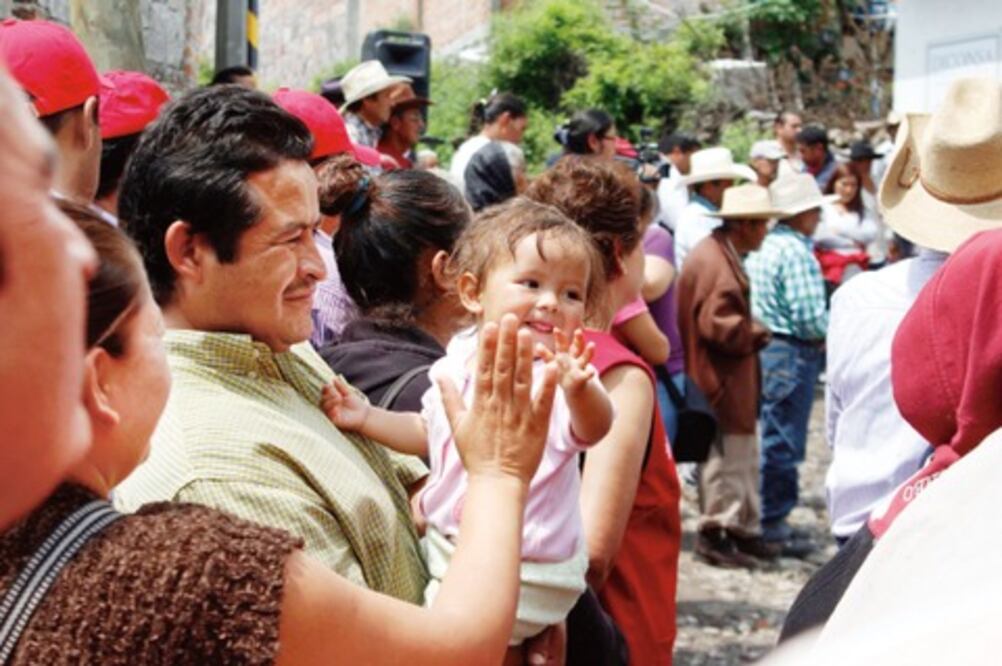 Entregan obras en la delegación Santa Rosa