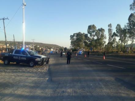 Presuntos huachicoleros bloquean carreteras de Guanajuato