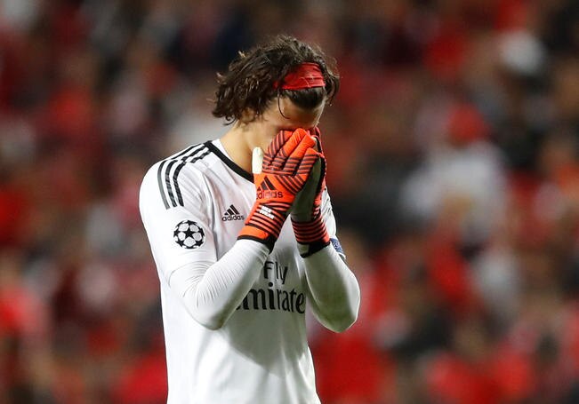 Tras el error de Mile Svilar, Benfica está virtualmente eliminado. (CARL RECINE. REUTERS)