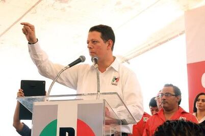 Diputados tricolores respetan renuncia