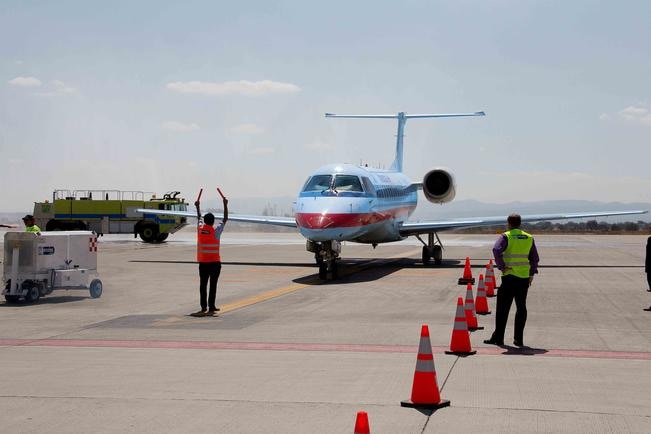 Para tener permisos para un aeropuerto internacional se necesitan tres años de trámites, explicó Marco del Prete. Foto: ARCHIVO EL UNIVERSAL