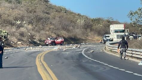 Cierran la carretera Querétaro-San Miguel de Allende, por la detención de asaltantes