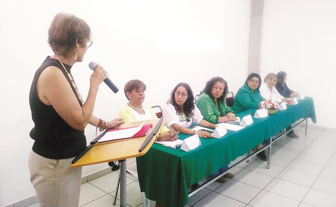 Pamela Siurob destacó que el objetivo del foro es conocer las propuestas de cada aspirante y presentarles la Agenda Ambiental / Foto: Especial