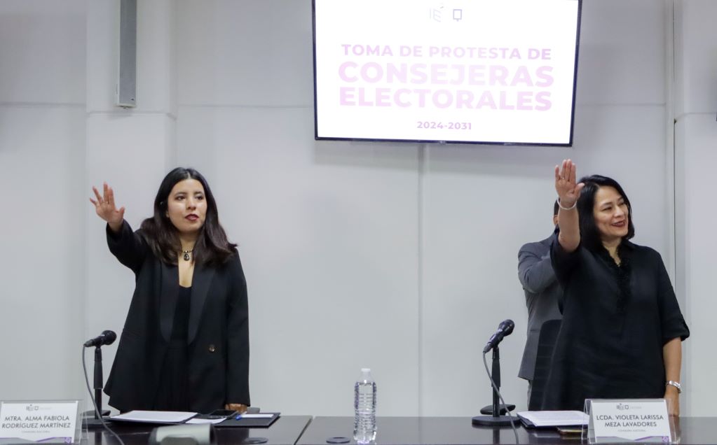 IEEQ toma protesta a tres nuevas consejeras