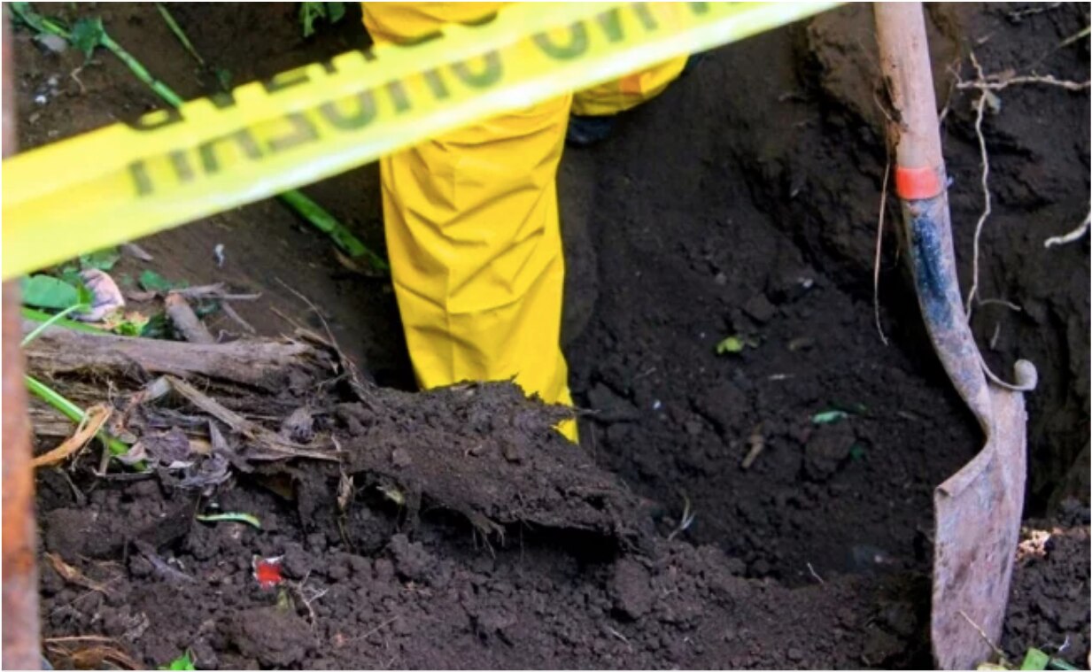 Difunden 36 credenciales encontradas en fosas de Veracruz