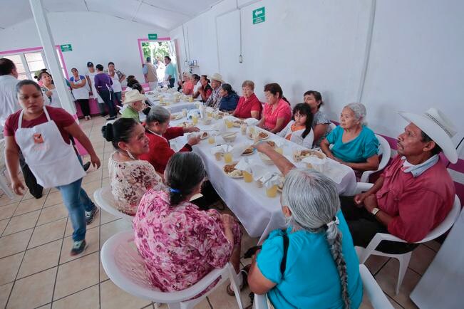 Sedesol abrirá en la capital 4 comedores