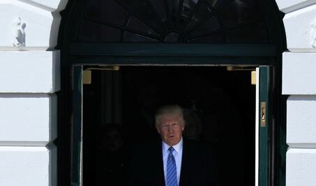 Trump no halla consenso sobre plan sanitario y sufre primer revés legislativo