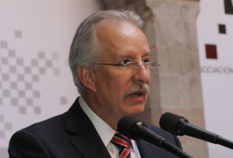 Explica edil marquesino su ausencia