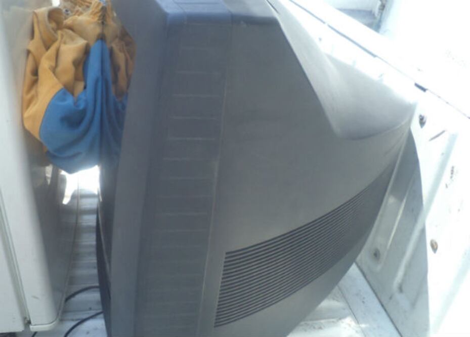 Su expareja roba su casa