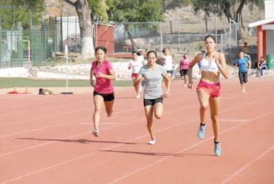 Cumplen atletas con Etapa 