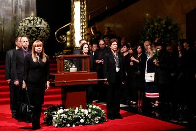 Gritos y drama en el adiós a Cuevas