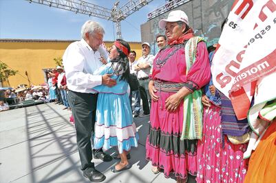 Frenaré la importación de gasolinas, señala AMLO