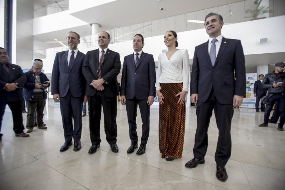 En un ambiente de camaradería y rodeada de felicitaciones y abrazos, Lorena Jiménez Salcedo rindió protesta como presidenta de la Confederación Patronal de la República Mexicana Coparmex en Querétaro.