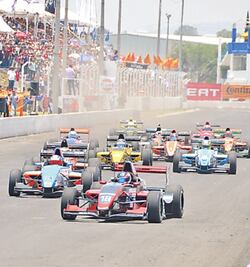 Regresa la adrenalina a pistas queretanas