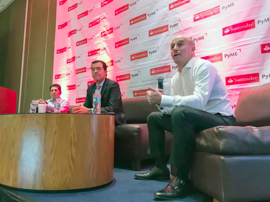 Matías Núñez Castro, director ejecutivo de Pymes en Santander, compartió que el financiamiento total otorgado a este tipo de empresas en Querétaro asciende a mil 700 millones de pesos, con 30 y 35 créditos otorgados al mes. (DEMIAN CHÁVEZ. EL UNIVERSAL)