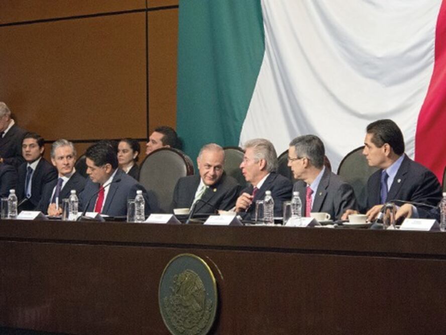 Frena inversión falta de ley en telecom: SCT