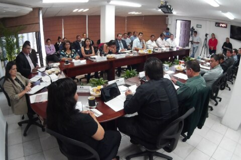 Piden consejeros disculpa de Córdova