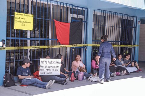 Paralizan dirección en Enfermería