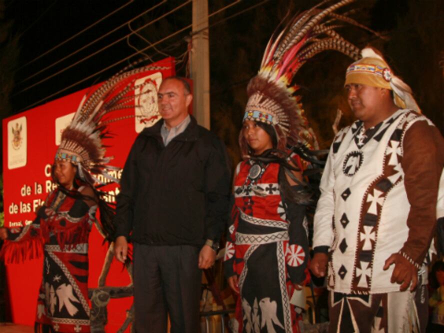 Coronan a la Reina Chichimeca