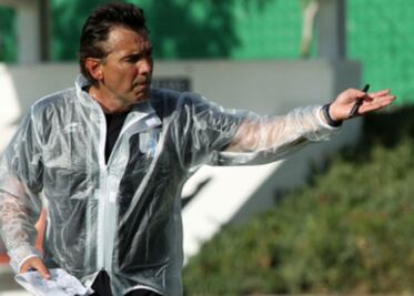 “No estamos tranquilos, pero Carlos no se va”: UZR