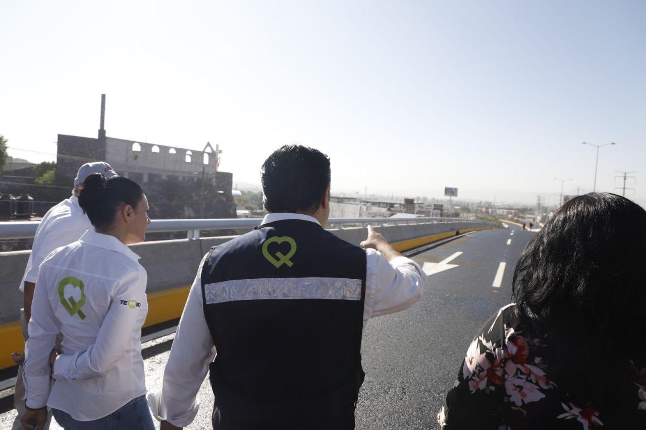 Luis Nava inaugura puente vehicular en Querétaro