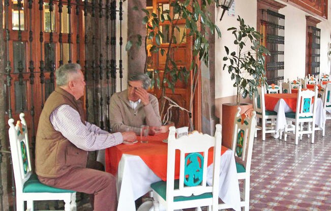 Cierra SJR 2 restaurantes que operaban como giros negros