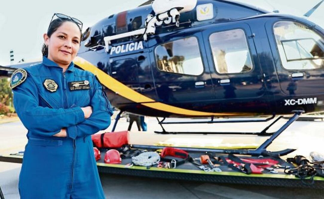 Después de 20 años como parte de los Cóndores, Fernanda Pinette ha realizado distintas actividades dentro de la Dirección General de Servicios Aéreos; fue paramédico y piloto. (IRVIN OLIVARES. EL UNIVERSAL)