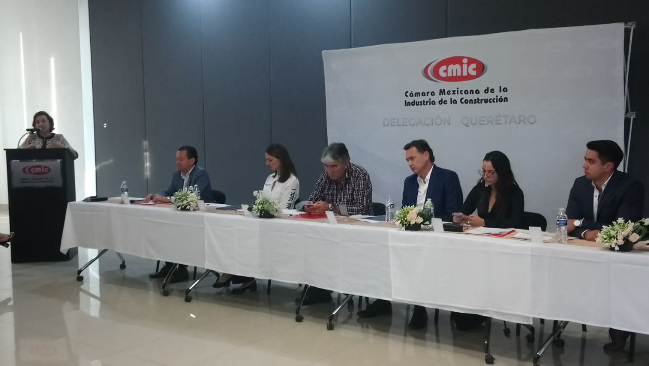 CMIC recibe a candidatos federales