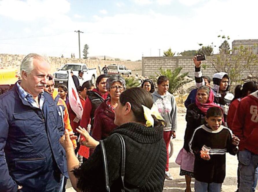 Seguirán gestiones por ruta en Calamanda, asegura edil