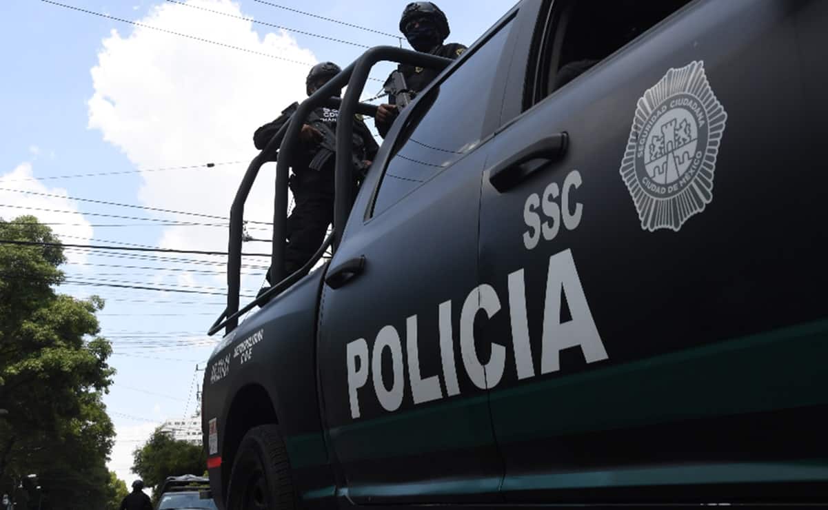 Vecinos matan a golpes y tubazos a sujeto que golpeaba a su exesposa en CDMX