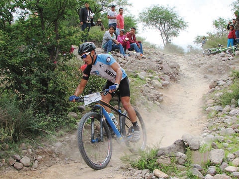 López Molina sigue en la cima del Estatal de MTB