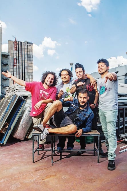 Después de los conciertos, los integrantes se acercan a sus fan (ARCHIVO. EL UNIVERSAL)