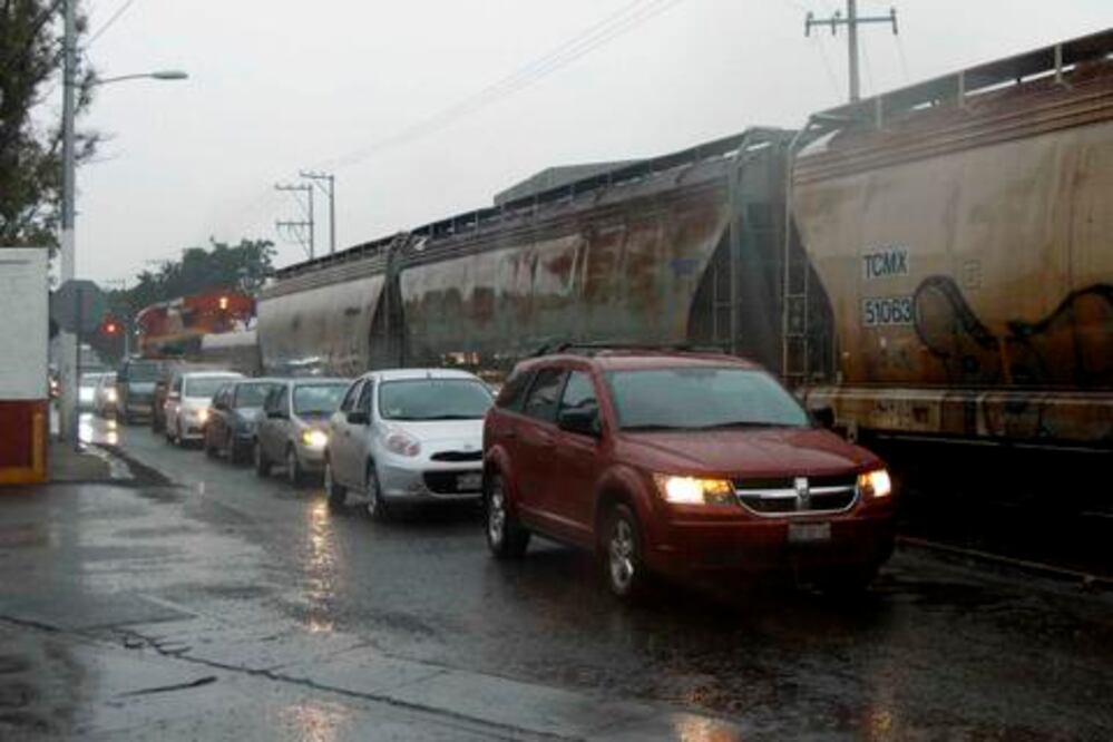 Ensamblado del tren paraliza la circulación