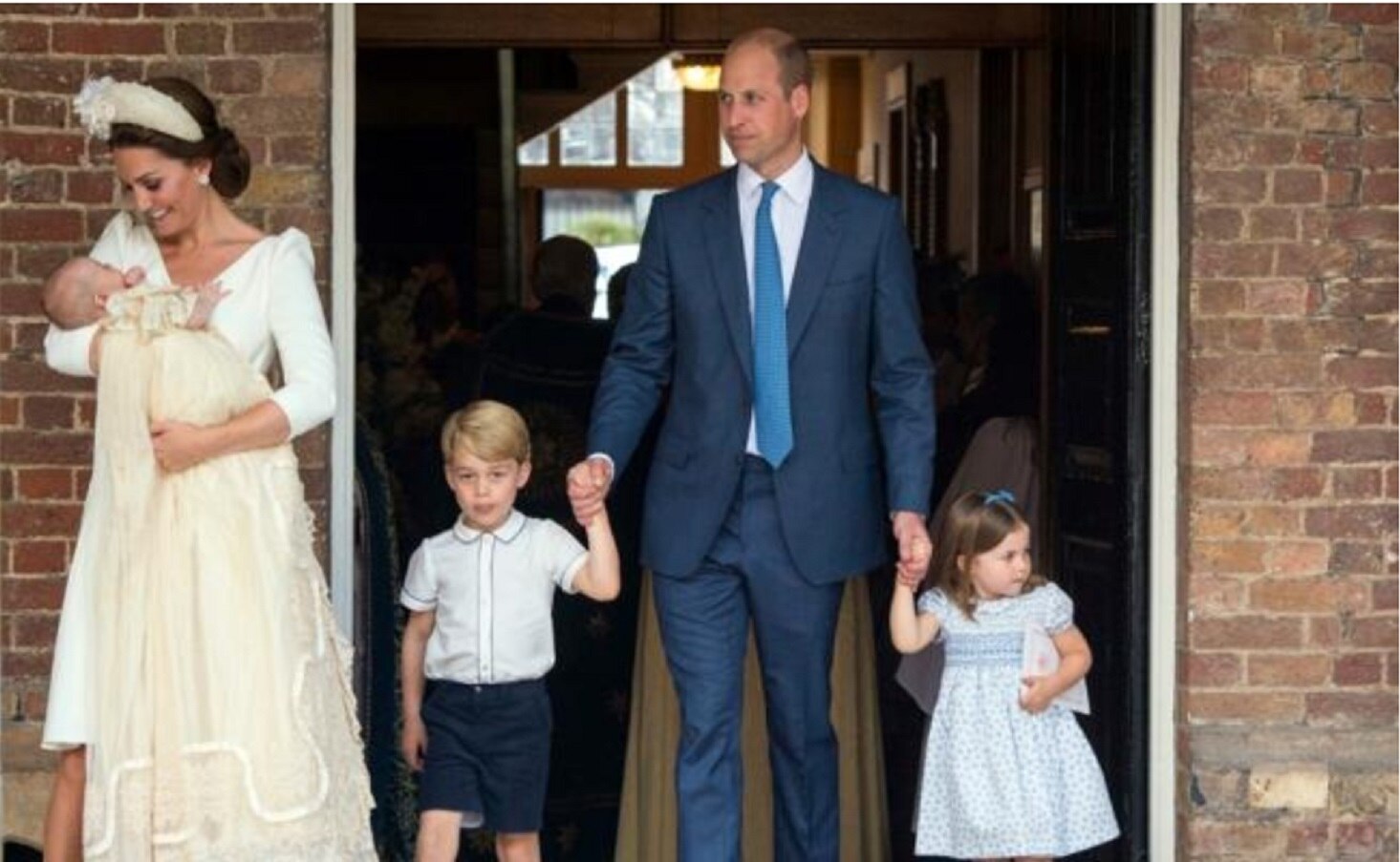 La reina Isabel II no asistió al bautizo del príncipe Luis